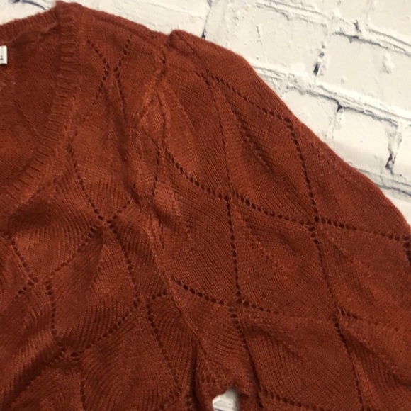 Cropped V Neck Puffy Belled Sleeve - Picture 9 of 12